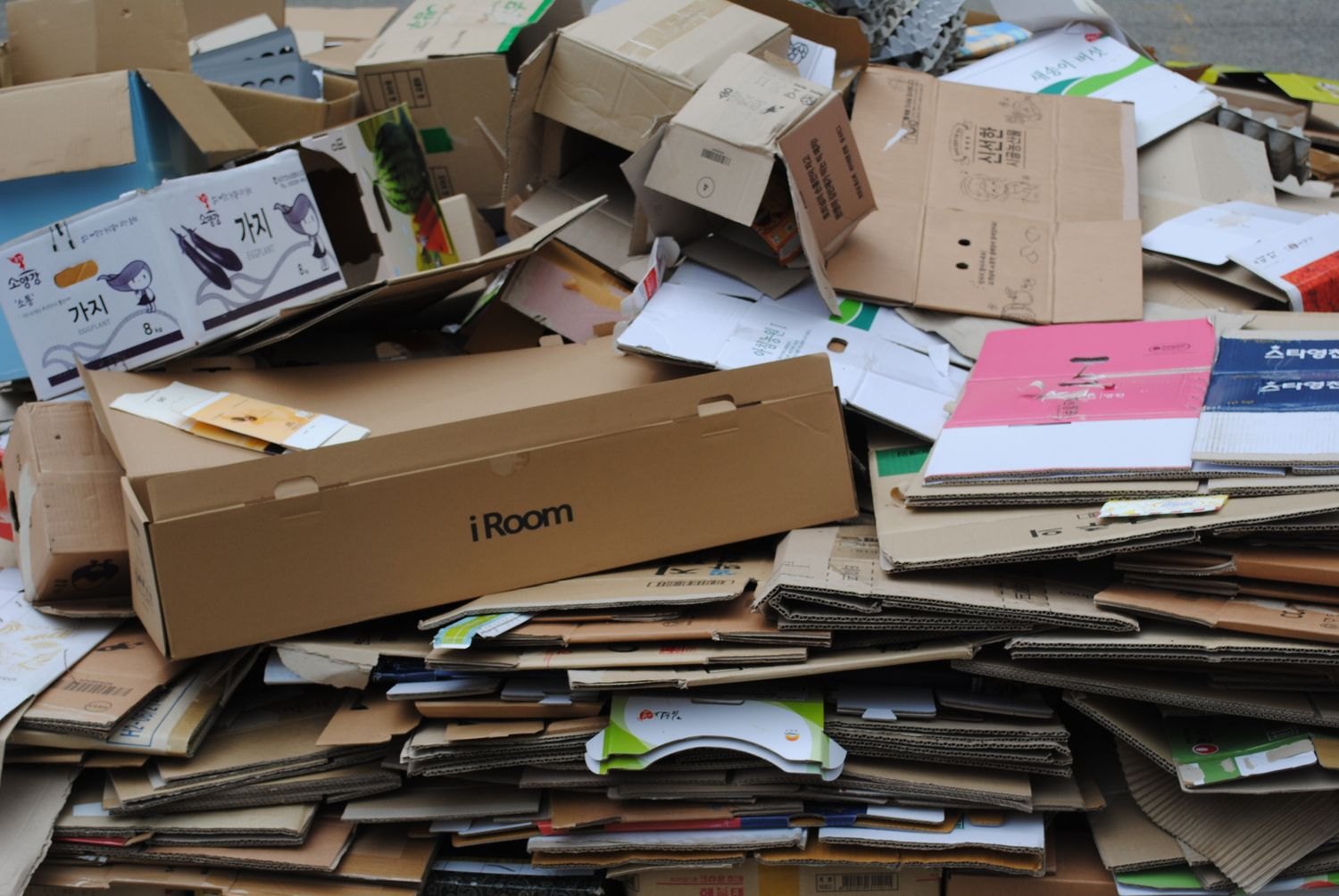 Used boxes and flattened cardboard